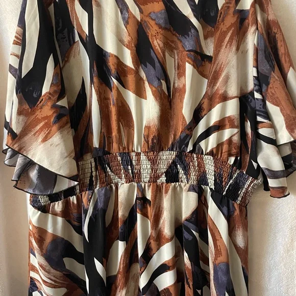 Chic Brown and Black Patterned Dress - Picture 3 of 4